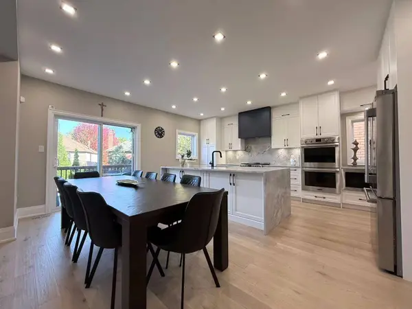 779 Mclaren ST, Newmarket, ON L3Y 8H3