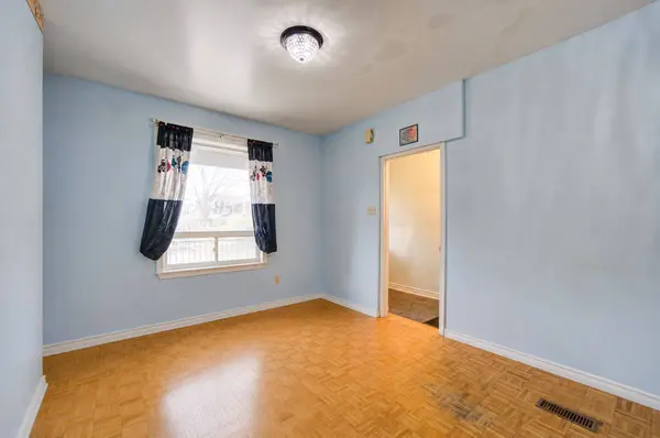 170 Wallace AVE, Toronto W02, ON M6H 1V2