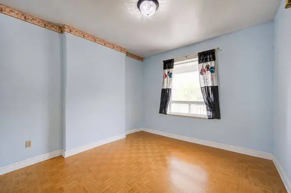 170 Wallace AVE, Toronto W02, ON M6H 1V2