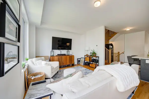 29 Sorbara WAY, Whitby, ON L1M 0M4