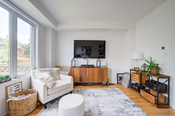 29 Sorbara WAY, Whitby, ON L1M 0M4