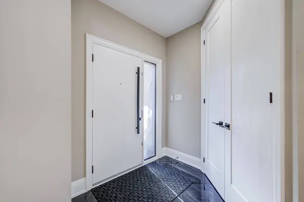 779 Mclaren ST, Newmarket, ON L3Y 8H3