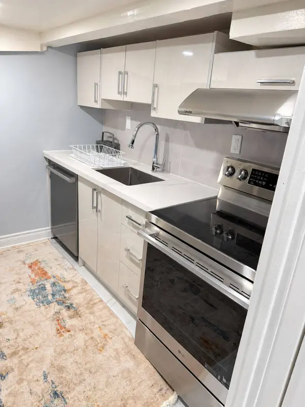 411 Coxwell AVE, Toronto E02, ON M4L 3B9