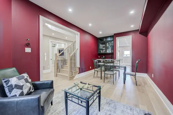 779 Mclaren ST, Newmarket, ON L3Y 8H3