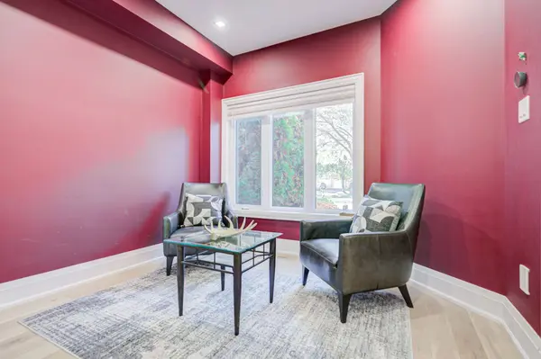 779 Mclaren ST, Newmarket, ON L3Y 8H3