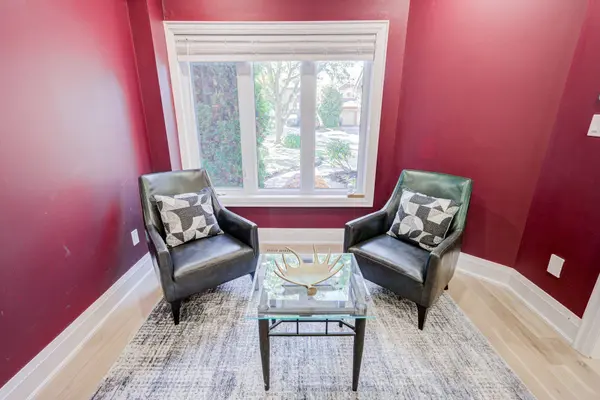 779 Mclaren ST, Newmarket, ON L3Y 8H3