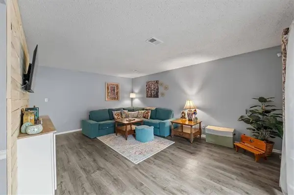 10104 W 96th ST #C, Overland Park, KS 66212