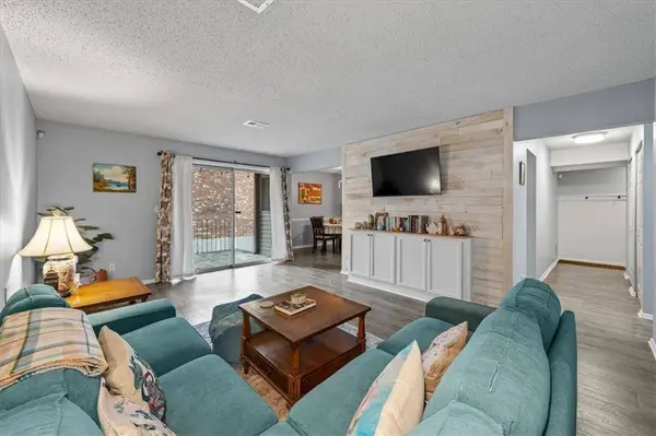 10104 W 96th ST #C, Overland Park, KS 66212