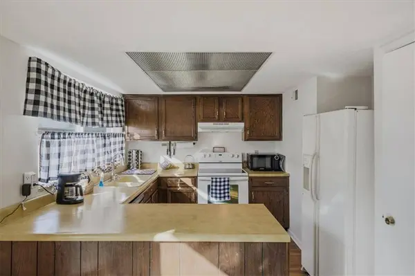 6435 E 127th ST, Grandview, MO 64030