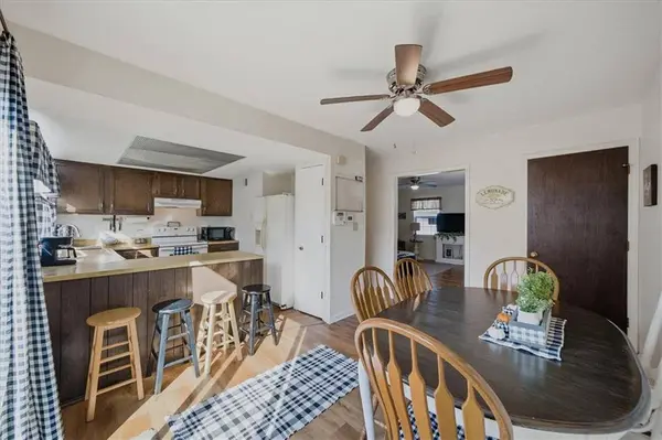 6435 E 127th ST, Grandview, MO 64030