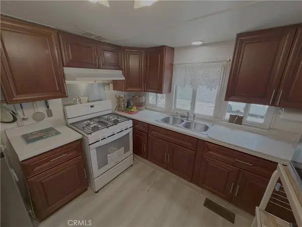 520 E Carson ST, Carson, CA 90745
