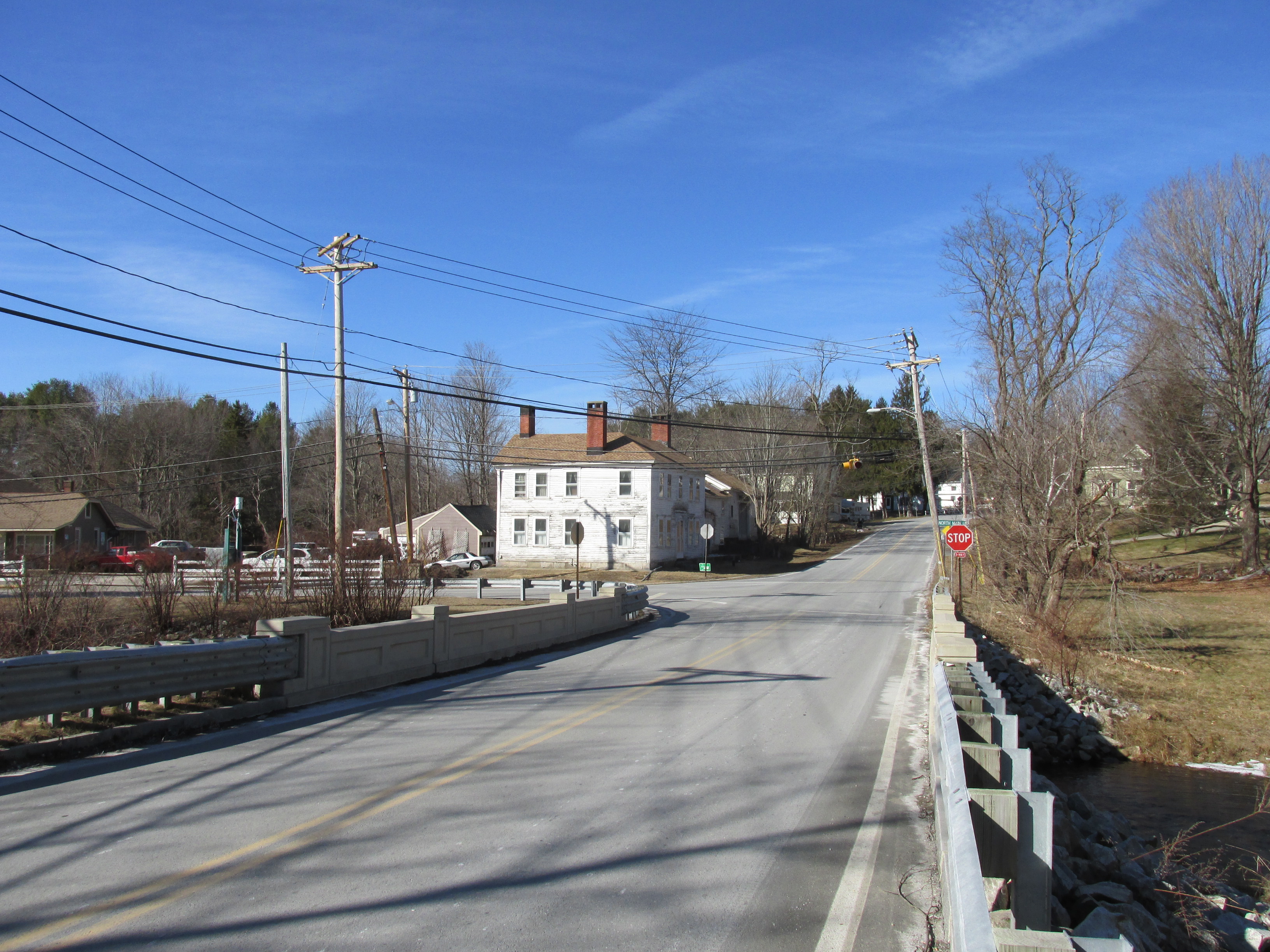Corner_of_North_Main_Street_and_Haverhill_Road,_Salem_NH