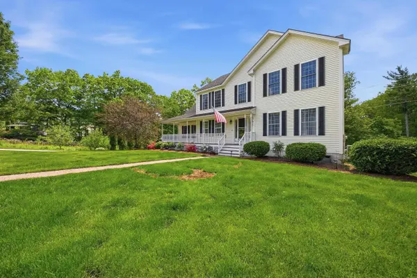 13 Stirling AVE, Hooksett, NH 03106