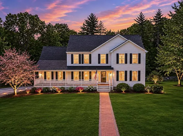 13 Stirling AVE, Hooksett, NH 03106