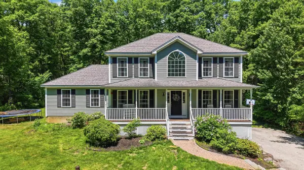 24 Gardensong DR, Hooksett, NH 03106