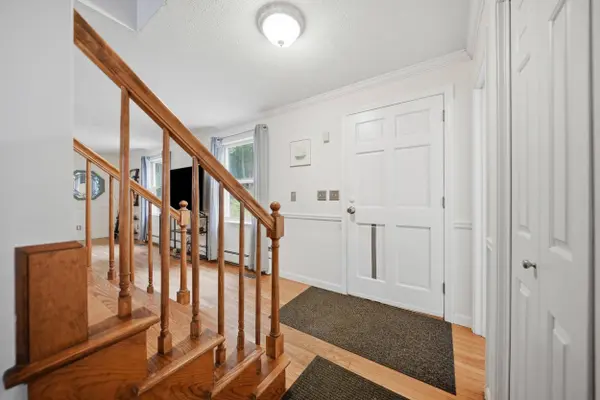 47 Beaver LN, Bedford, NH 03110