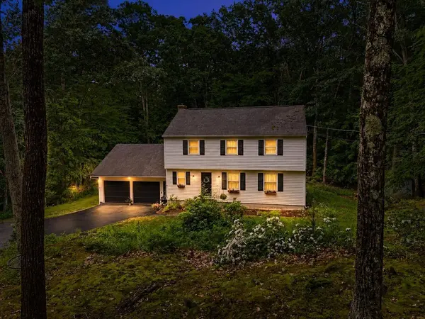 47 Beaver LN, Bedford, NH 03110