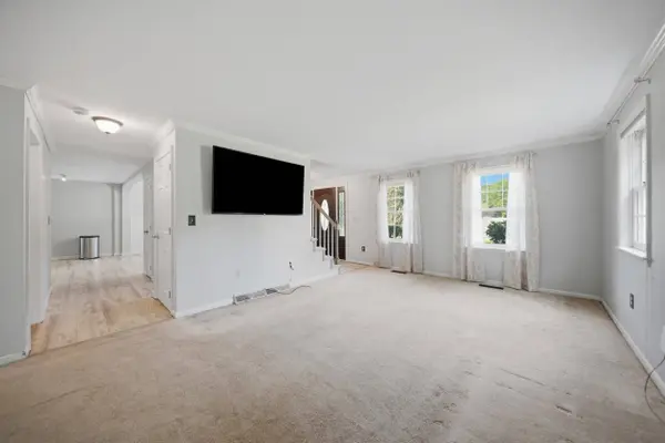 101 Currier DR, Manchester, NH 03104