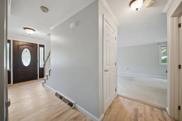 101 Currier DR, Manchester, NH 03104