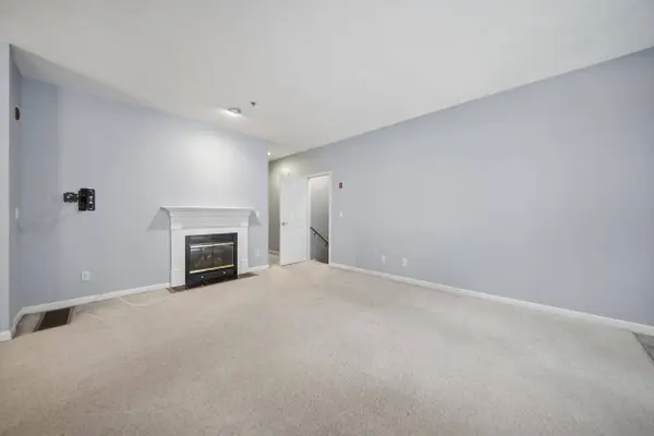 34 Mammoth RD #18, Hooksett, NH 03106