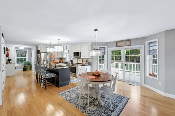 94 Mountain RD, Goffstown, NH 03045