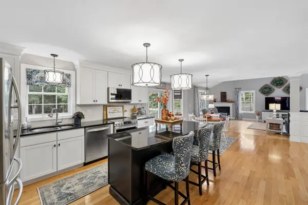 94 Mountain RD, Goffstown, NH 03045