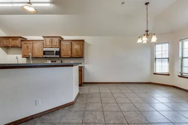 11112 SW 6th, Yukon, OK 73099