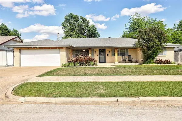 8408 S Hillcrest TER, Oklahoma City, OK 73159
