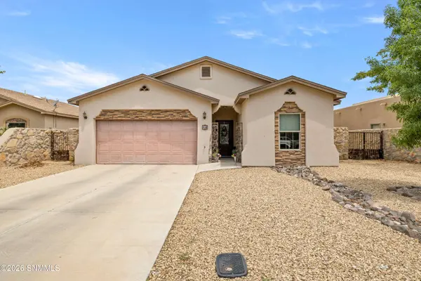 940 Flora Vista DR, Las Cruces, NM 88007