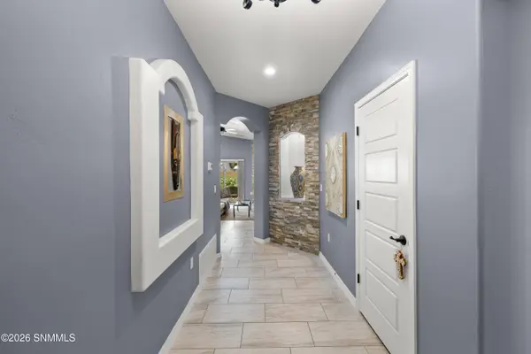 940 Flora Vista DR, Las Cruces, NM 88007