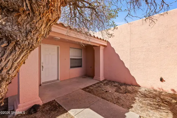 150 Cherry Hill LN, Santa Teresa, NM 88008