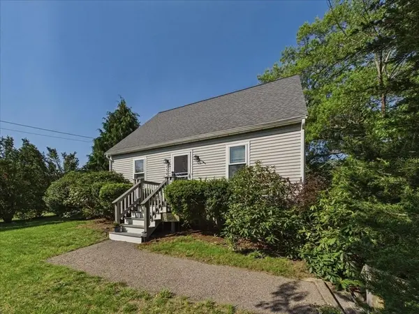 139 South St, Plymouth, MA 02360