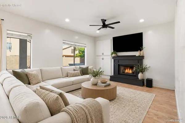 560 E BETSY Lane, Gilbert, AZ 85296