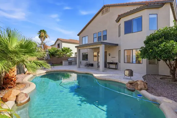 560 E BETSY Lane, Gilbert, AZ 85296