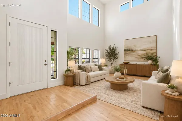 560 E BETSY Lane, Gilbert, AZ 85296