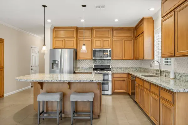 1866 Verrazona DR, Roseville, CA 95747