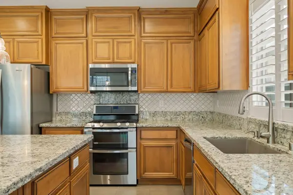 1866 Verrazona DR, Roseville, CA 95747