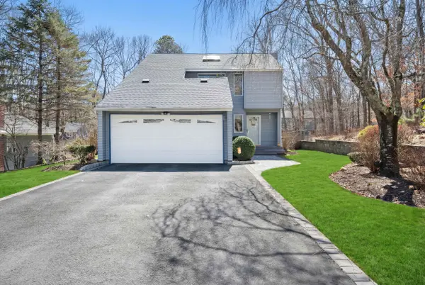 287 Peconic Ter, Calverton, NY 11933-9788