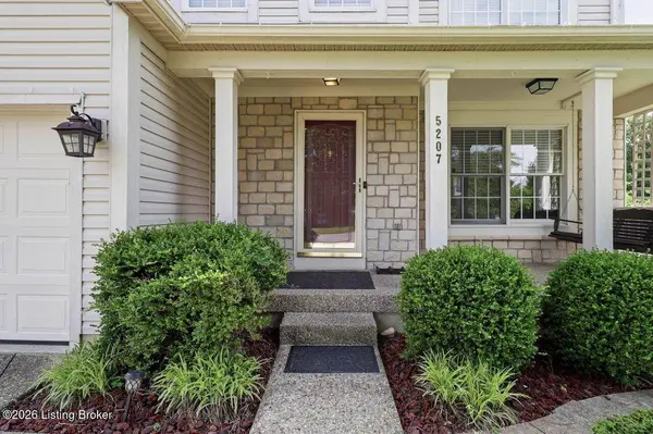 5207 Rainmaker Ct, Louisville, KY 40229
