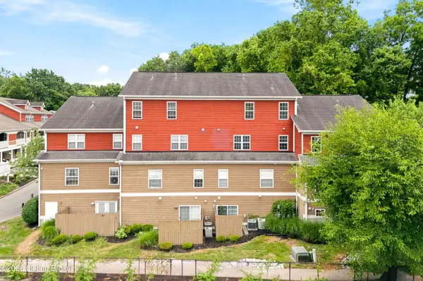 250 Crescent Hill Pl #APT 100, Louisville, KY 40206