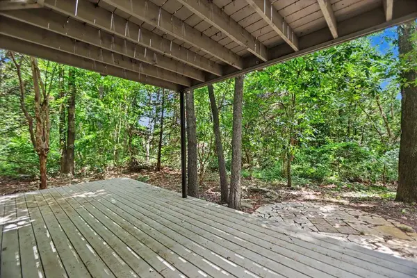 105 Creek View DR, Hoschton, GA 30548