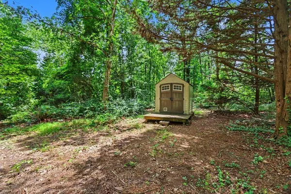 105 Creek View DR, Hoschton, GA 30548