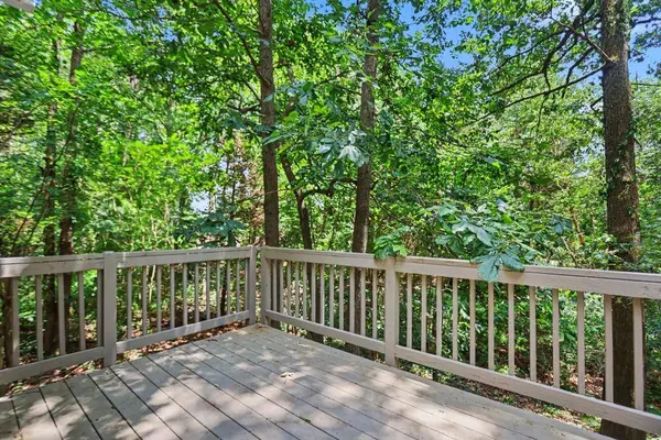 105 Creek View DR, Hoschton, GA 30548