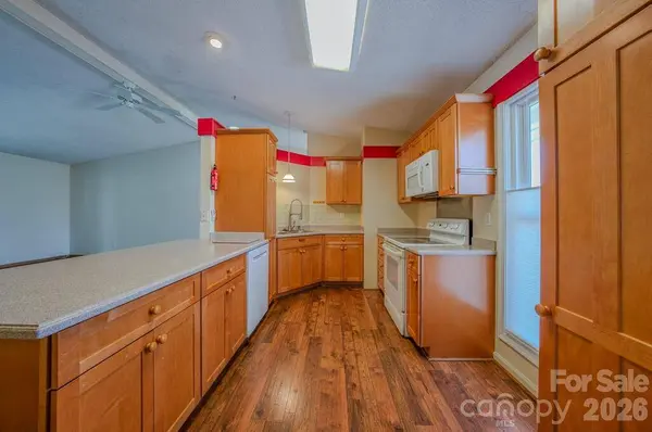 31 Knollhaven Drive, Asheville, NC 28804