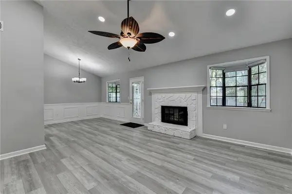 1122 Realm LN, Lawrenceville, GA 30044