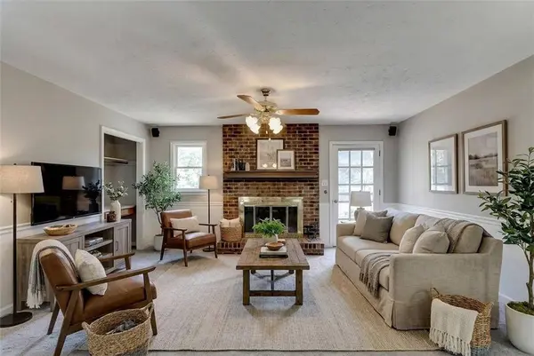2926 Elizabeth LN, Snellville, GA 30078