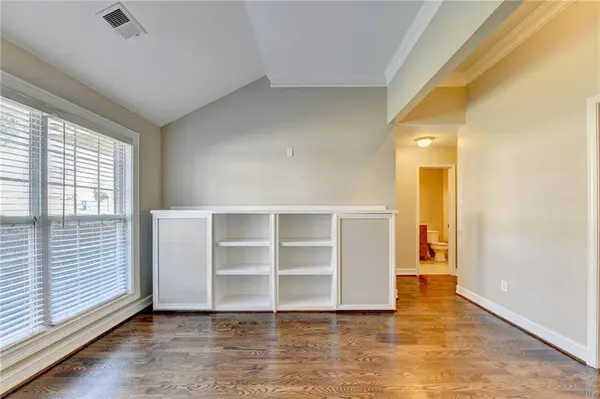2068 Wildcat Cliffs LN, Lawrenceville, GA 30043