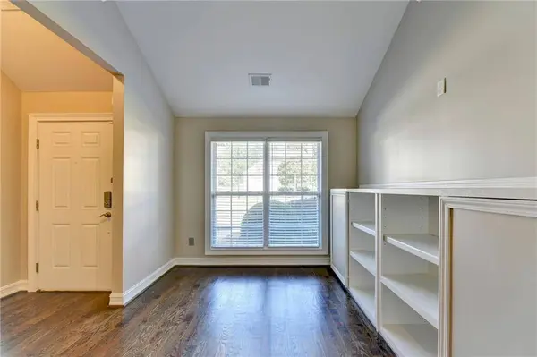 2068 Wildcat Cliffs LN, Lawrenceville, GA 30043