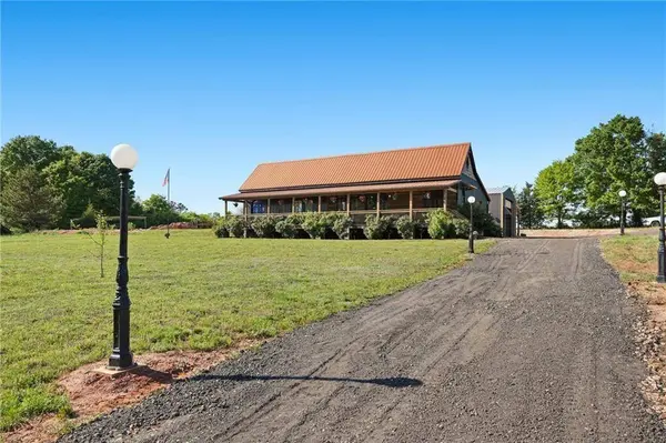 8346 Highway 98 W, Commerce, GA 30530