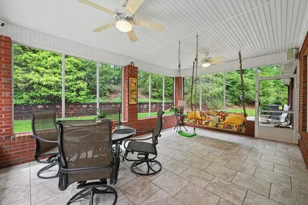 272 Glen Lake DR, Hoschton, GA 30548